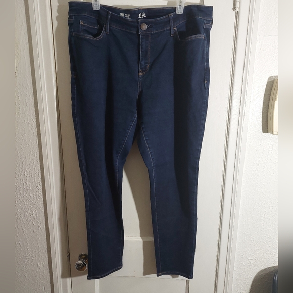 Lot Of 2 Plus Size 18W Jeans Mid Rise Jegging & Straight Leg A New Day St John - Picture 2 of 10